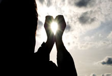 奇异果体育官网：[图]亚冠-奥斯卡点射魏震直红 10人海港1-1光州FC.